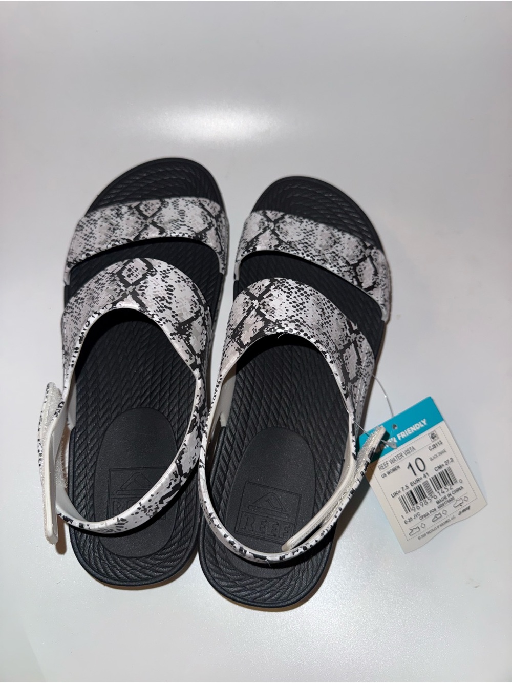 NEW WITH TAGS Reef Women's Water Vista Waterproof Sandals - Picture 2 of 7